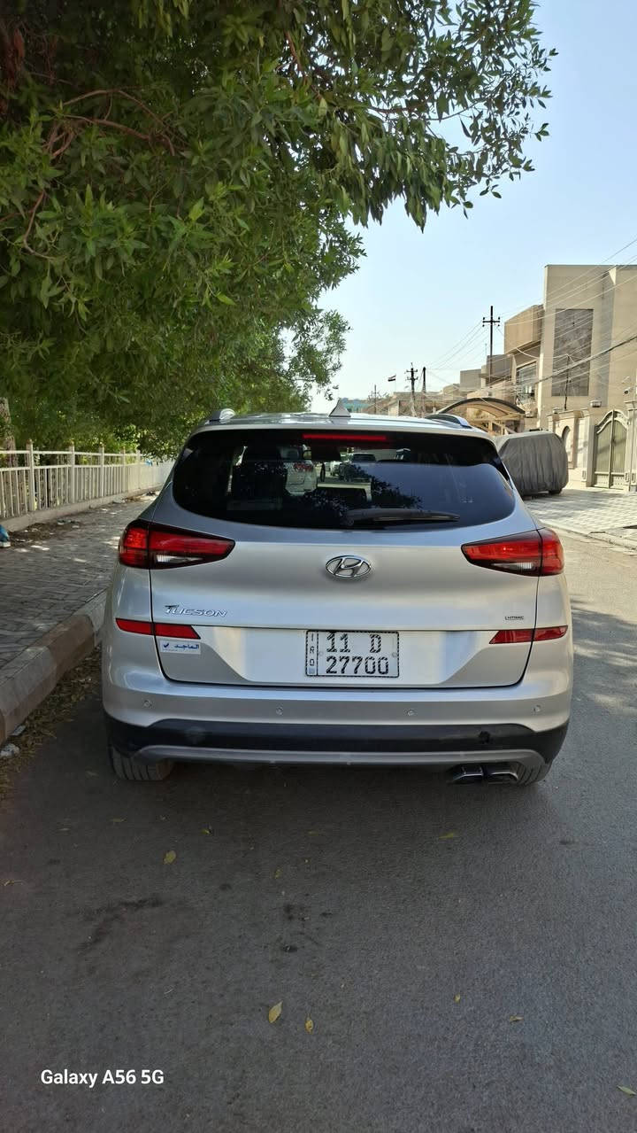 مساء الخير حبايب 🤍
توسان مديل 2019 ماشية 45mi 
#السعر 147 وبيها مجال وممكن مراوس.
وارد امريكي حادث فقط مقدمة البنيد بدون شواصي بدون لغوده نهائيا 
بيها سونار وصور الحادث موجوده بالمنشور  .
السيارة جهازه من كلشي والسيارة بيها منضومة تبريد كامله جديدة و كامله من صيانة كشناتها جديدة جدا وسبيرها جديد جدا
  مواصفات
تحديد مسار
 بصمه تشغيل
  اوتو هولد 
هاند بريك بصمه 
رادار امامي خلفي وجانبي وكامره دواره
اندرويد اوتو 
تدفئه تبريد بالكشنات كشن السايق كهرباء 
ويل حجم 18 بلادي 
للتواصل  *********** ☎️
                ***********☎️

نص مكتوب في الصور:
- Galaxy A56 5G