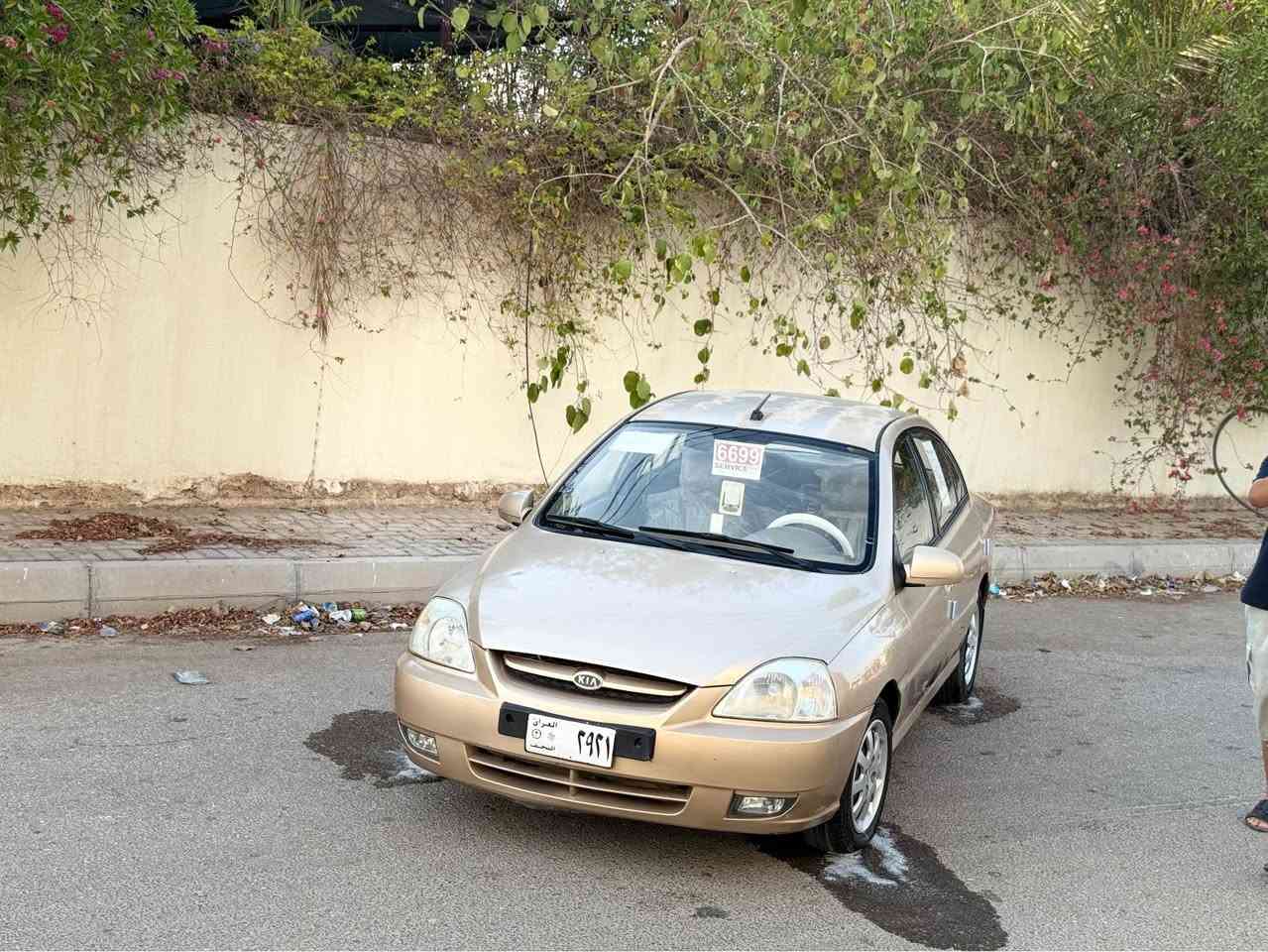 السلام عليكم 
شباب 
عندي ريو 2005
خليجية داخل بيجي 
محرك وكير وحدادية 
مال حاوية 
معمرة وجاهزة مجهزة من كلشي 
رقم نجف صدامي  
مكاني نجف مجمع بيتي 
اريدها 43  وبيها مجال للشراي 
للأستفسار 
*********** النجف, العراق

