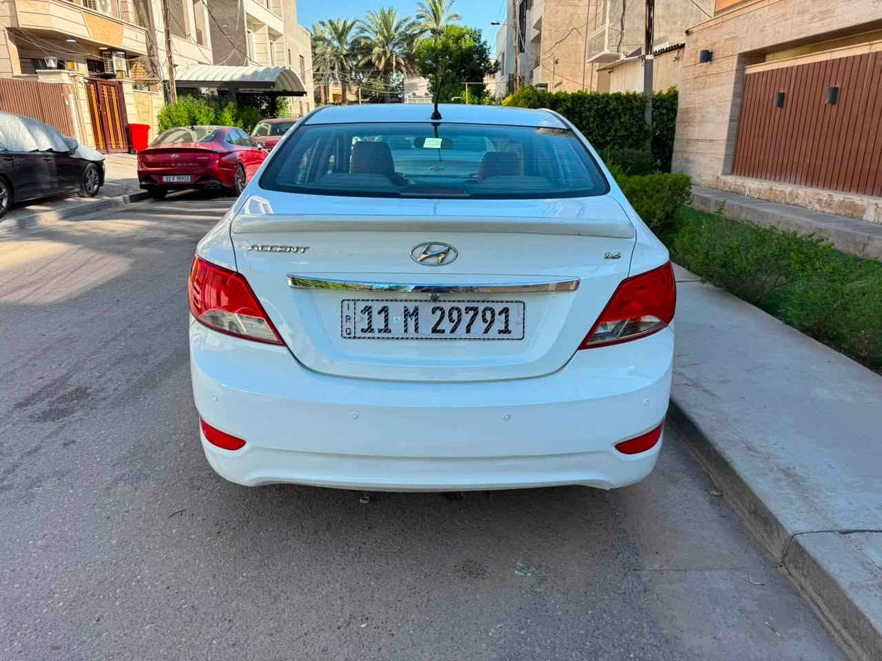 هواندي اكسنت خليجي وكاله 

رقم بغداد  انكليزي 
محرك كير تبريد بلاد ومكفولات شرط الفحص 
محرك 1600دوش 
فتحه سقف سلايت 
كاميرا 
تحكمات ستيرن 
ويل كب كروم 
داخل بيجي
مكفولة من الضرر فقط بارد مكانين وتكحيل 

ماشيه ٨٦٠٠٠ كم 

ويل كاب خمسه 

رقم بغداد الدولي سنويه باسمي 
السعر 112 ورقه وبيها مجال للجاد بالشراء
مكان السيارة بغداد الكرخ حي العدل 

للاتصال ***********
