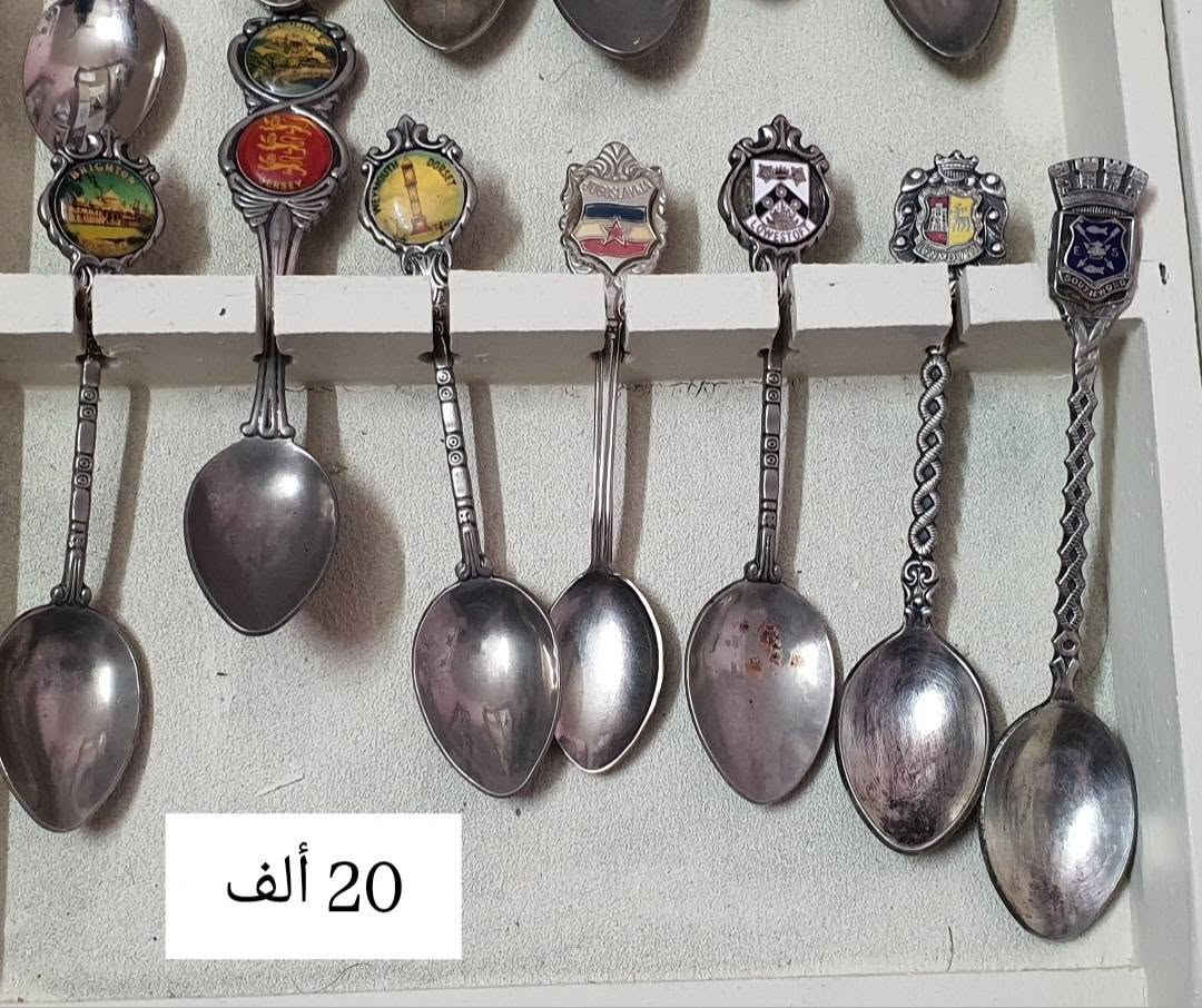 ملاعق طلاء فضة
الاسعار لكل مجموعة مكتوبة في الصور
عدد الخواشيك كاملة 26 ب 50 ألف مع حاملة ملاعق هدية
للتواصل على الخاص او واتساب ***********
