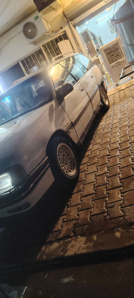***********
سلام عليكم للبيع اوبل اوميكا ستيشن موديل 1992 رقم انكليزي دولي نينوى بسمي شرط تحويل ولوكالة مسجل شاشة طخم سماعات امامي خلفي ويل كروم  تايرات وسط نضيفات كير اوتوماتيك محرك حجم 20 كير ومكينا بشرط كهربائيات شغالة جامات كهرب السعر 26 وبيها مجال لتفاوض صبغ جمالية حزام شرط تحويل الرقم للستفسار
المكان كركوك
