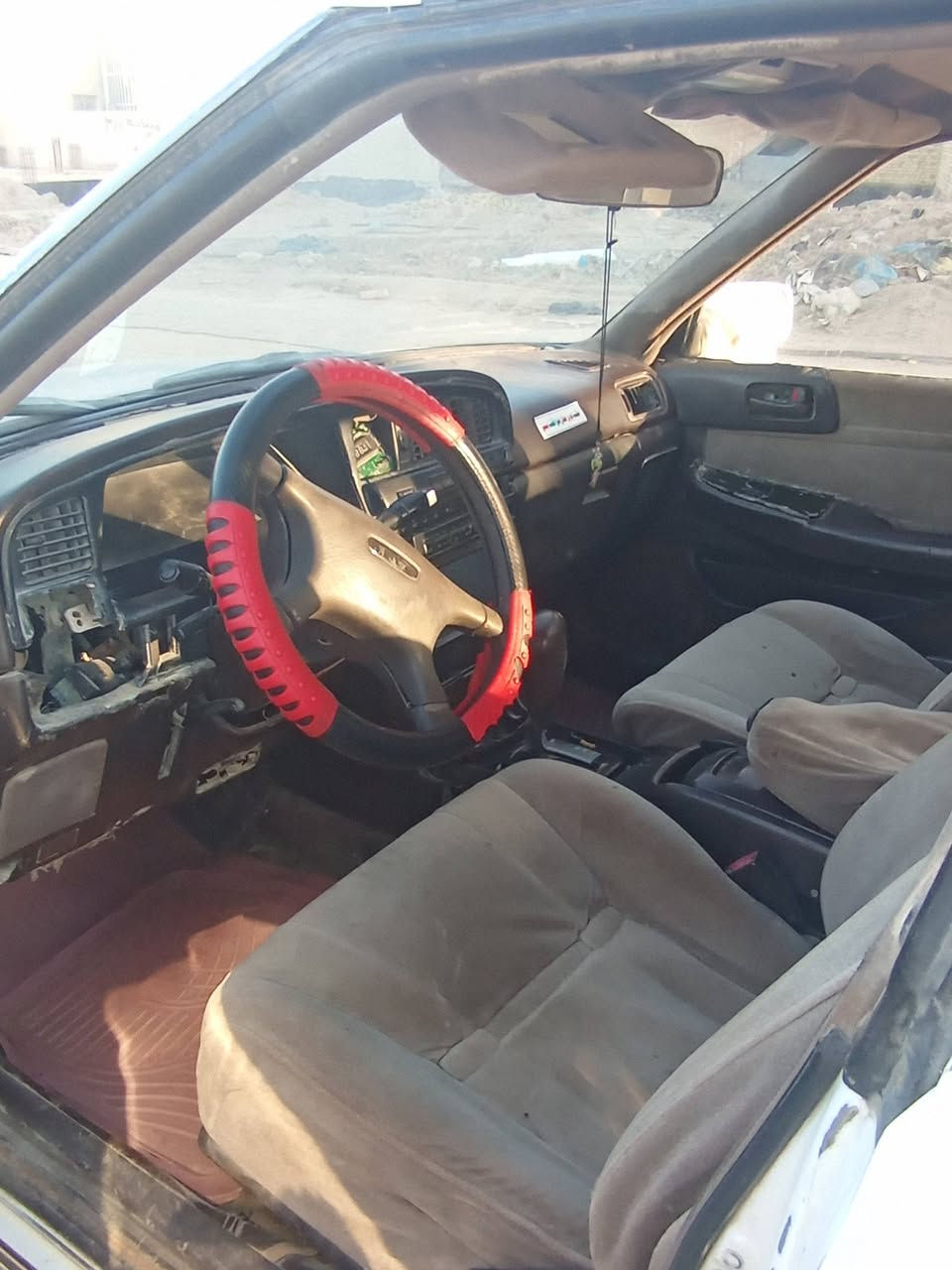 السلام عليكم سياره مارك للبيع موديل 90 سياره  عاوزها ترتيبات قليل دواخل حلوه حداديه جديده الاخياسات موجوده مثل ما موضح بالصوره فقط مكاني الناصريه اسكان الصناعي السعر 25 و بيها  مجال***********
