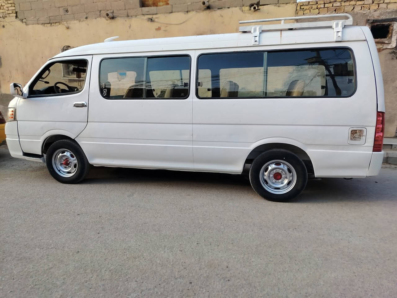 سلام عليكم جنبيH1 سيارة حرة جاهزة من كلشي  تخم تاير مكينه كير وحداديه اكسن كلهن جاهزات وخير من الله باتري ودي نمو وعينه وصينيه توني شادهن جدد كهربائيات ودشمه جديدة ابيعك مصفر وجاهز وتحويل ثاني يوم العنوان الناصرية السعر 73
الرقم ***********
