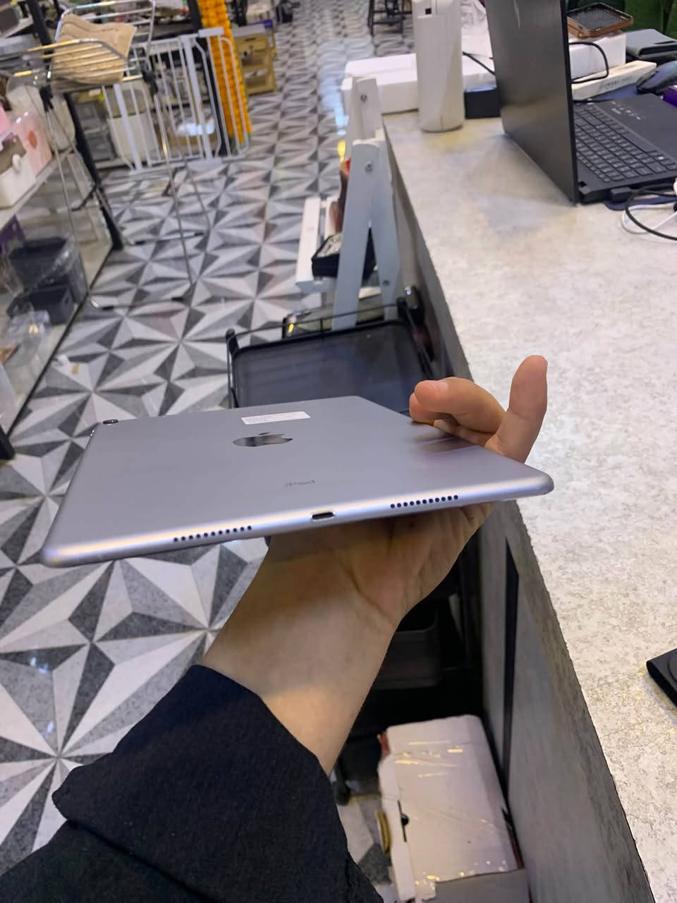 ايباد برو ١٠.٥ • ٢٥٦ جيجا • بطارية ٨٩٪