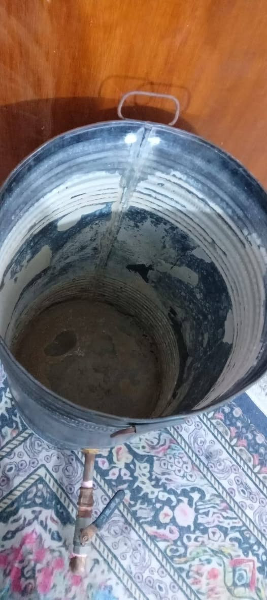 السلام عليكم من رخصة الادمن مجموعة نحاسيات للبيع مع سموار ماء نظيف جدا
تواصل عبر الرقم ***********
