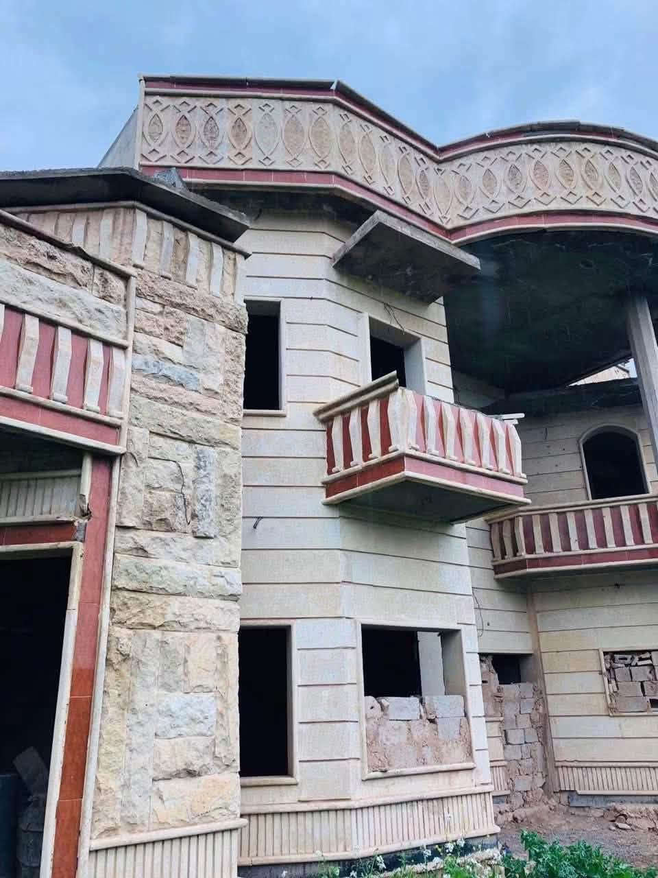 السلام عليكم
#بيت_للبيع

بيت للبيع 

٣٥٢ متر  طابقين واجه حلان 

٤ غرف نوم هولين واستقبال ومطبخ حار ومطبخ بارد وصحيات فوك وجوى 

   الحويجه _ حي القاده

للتواصل ع رقم 

***********
