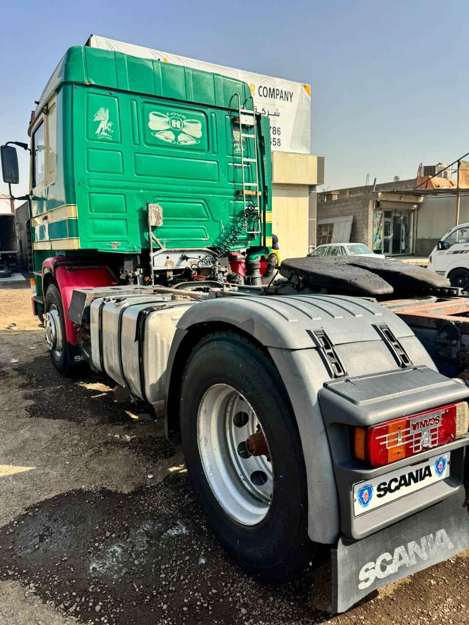 سكانيا للبيع موديل 95 سيارة مكينه صفر ثمانيه سيارة كفاله عامه رقم بصرا شرط التحويل سيارة بيها بخار بدون تنقيص مكان السيارة بغداد ***********

