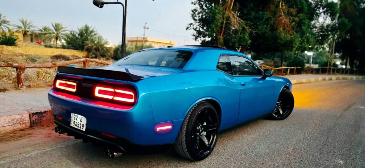 السلام عليكم
دوج جالنجر موديل 2023 Blacktop 
(1)محرك 6 سلندر 3600
(2)كشنات جلد زائد تدفئه
(3)شاشه وسط
(4)ستيرن تدفئه
(5)سلايت
(6)مرايات جانبيه هيتر
(7)كشنات كهرباء
(8)تبريد قطعتين مناخي
(9)ويل قياس 20 نجمه
(10)نضام صوت الباين
ماشيه ٢٨ الف
و باقي موصفات معروفه
ضرر سياره طرف بنيد صبغ فقط بدون ارباك او تبديل 

للأستفسار اتصال على الرقم ‏‪***********‬‏ النجف, العراق
