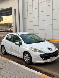 ٢٠١٢ • بنزين • دفترا