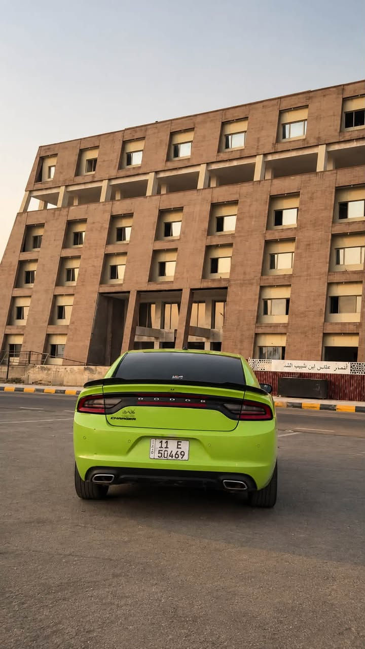 السلام عليكم 
للبيع جارجر sxt لون مميز تفاحي 🍏
موديل ١٩ اصل 
ماشية ١٧٧ ميل  بس بالعراق ماشيه قليل هذا ممشاه بامريكا 
مكينه 3.6
رقم بغداد باسمي مداور ثاني يوم 
حادثها جاملغ ضربه بسيطه وبعدهي على حطتها حتى ممصلحه
ارباكات سليمه  
الدعاميه الامايه تحديث فقط لا حادث ولا شي وعندي تصوير من نفتحت
كشنات حضن + جلد ابيض مطعم بتفاحي والبطاين كذالك 
كرسي السائق كهربائي 
شاشه كبيره كامره دواره  كاربلاي
صور حادثها موجوده وسونار بيها السياره  
مكانها ناصريه - مركز 
سعرها 205
***********
