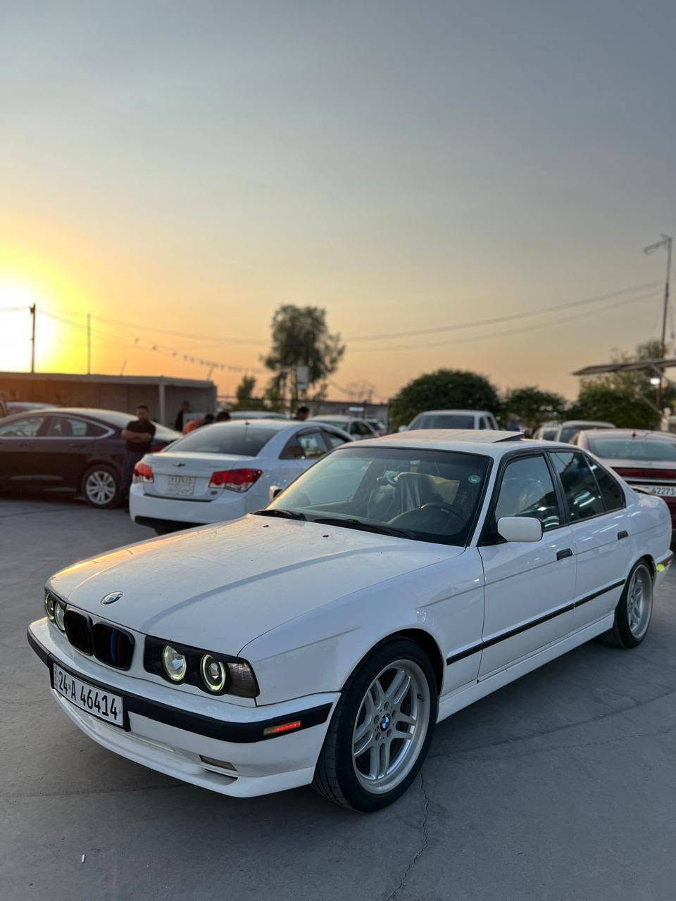 BMW بۆفرۆشتن
مۆدیل1992
گێر ئۆتۆماتیک بێ دیجیطەڵ فول مواسفات دەبڵ ئیرباگ
سلایت بیلاد 525
دووپارچە بۆیاخ ئەوروپی پشتی جەمپیکی بچوکی هەیە
گێرو مەکینەو براوەو تەحویل بەشەرت
یەک دینار مەسروفی تیدانیە 
شوین هەولیر
سعر $68
ژ.م*********** أربيل, العراق
