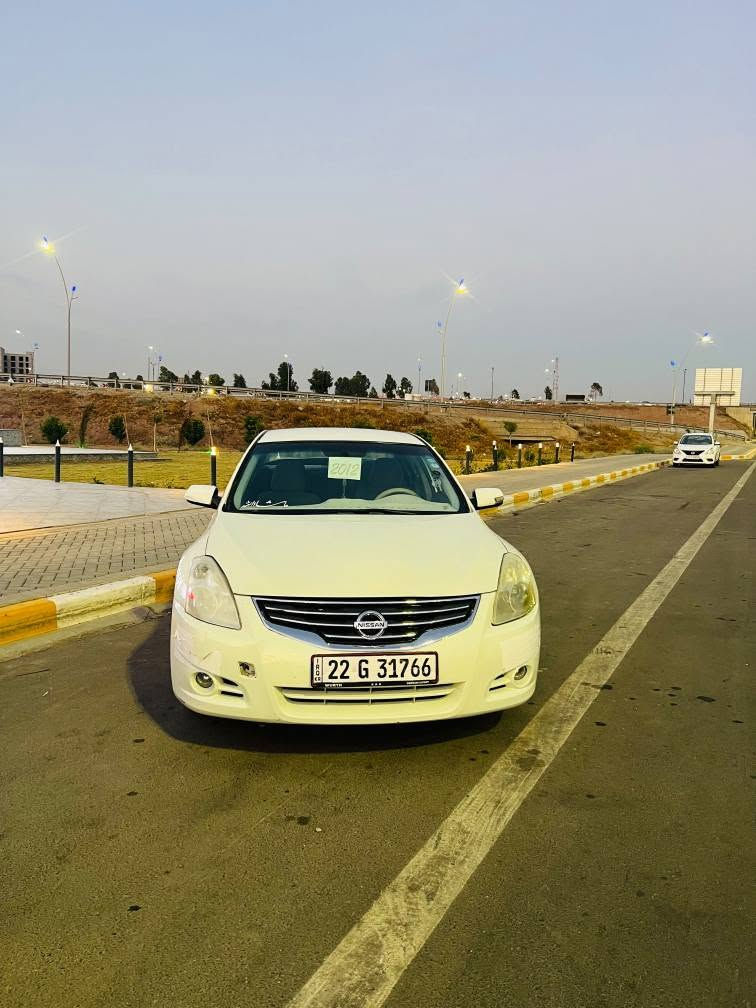 سلام عليكم 

التيما للبيع 

مكينة: 2.5 اربعة سلندر

الگير: CVT

صبغ: حزام بدون دواخل 

مواصفات: نص فول S
الوصف:
سيارة نضيفه تخم صدر امامي صارله شهر خلفي صارله اسبوع بيها نواقص بس كمبريسر تبريد و صوندة پاور تنطي دهن بقية السيارة ع شرط و ع فحص 
بيع نقد و اقساط عليها غرامة ينزل من سعرها سعر 88 بيها مجال 
*********** كركوك, العراق
