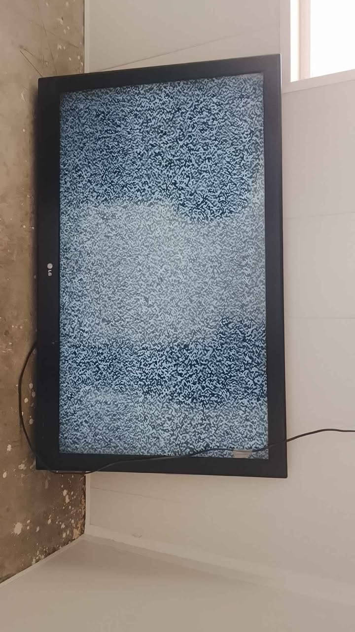 LG • ٤٢بوصة • مو سمارت