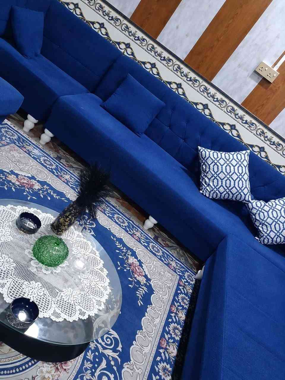 تخم مستخدم • ٢٧٠/٢٤٠ • ميز زجاجي جديد