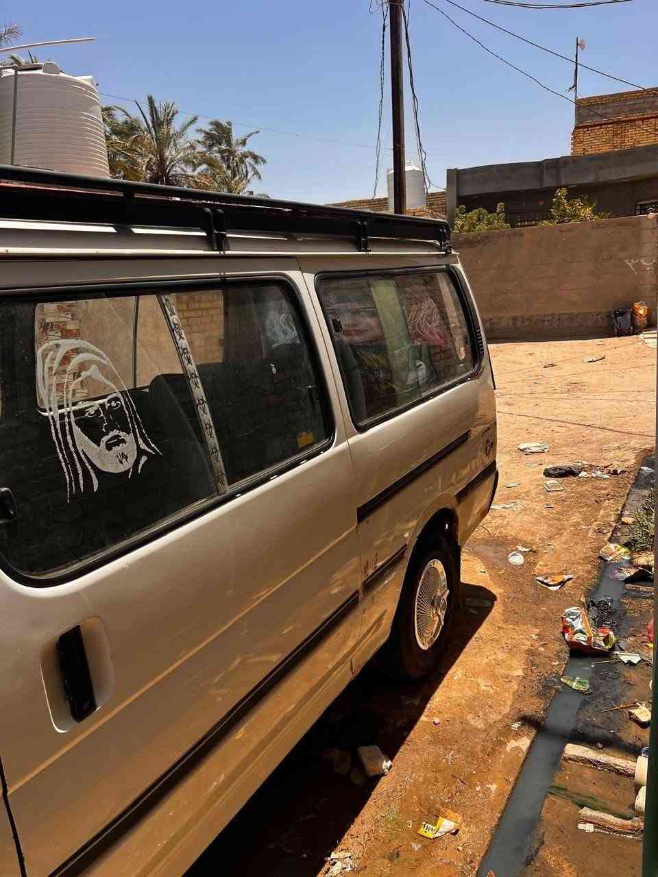 هايسه ٩٦ رقم ذي قار كير ومكينه ونجي تخم تاير وحداديه جاهزه وكهربائيات شغاله تريد تحويل تريد وكاله 
_عنوان: ذي قار قضاء قلعه سكر 
للأستفسار أتصال على ***********
_ سعر ٣٥ وبيه مجال
