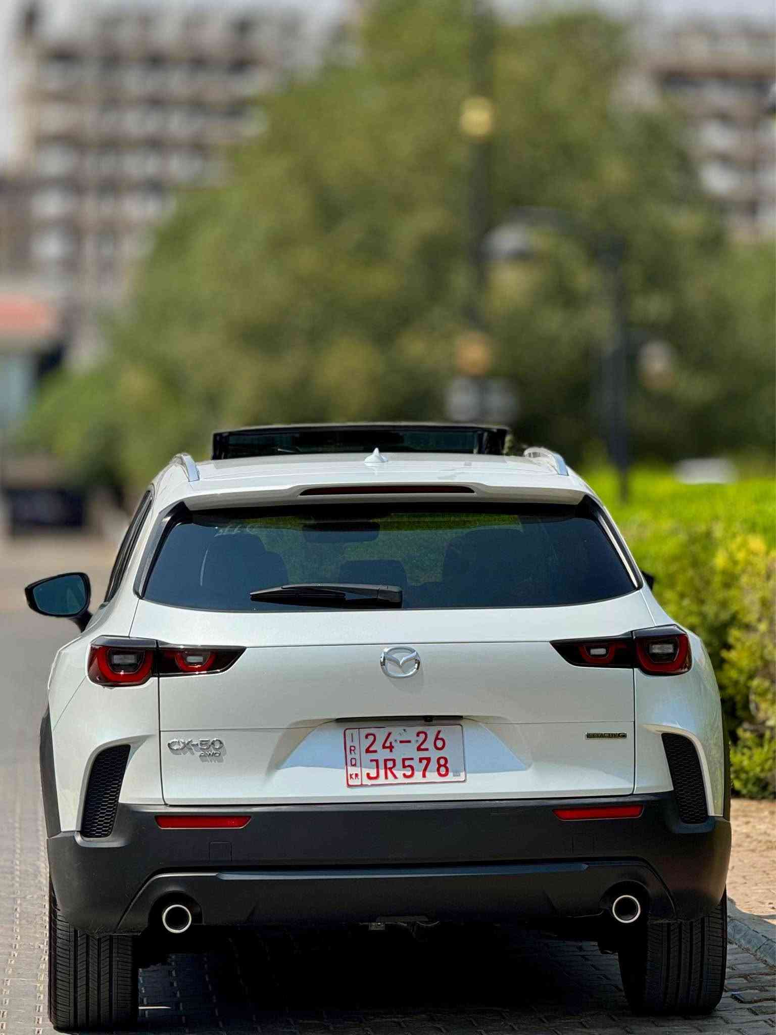 MAZDA CX50 2025
مازدا CX50
2025
‎مكينه 4 بستون 2.5 SKY ACTIVE
ماوه ي روشتن ته نها 3 هه زار
شاشه كاميرا رادار
ده بل اكسل AWD
کوشن گەرم كوشن جلدو شاموا
كوشن كاره با
‏NAVIGATION ,WIFI,GPS,AWD,Carplay
 سوكان هيتەر. 
رادار پێش و دوا لا ته نيشت 
بريك به سمه
.ئۆتۆ هۆڵد. ئۆتۆ ستۆپ
. سنوق شەفت لایت لید و زينون
 سیستەمی دەنگی بۆس. ئێم پری فایر.
 سێ مودی لێخوڕین  نۆڕماڵ سپۆرت ئۆف ڕۆد.
بي بوياخه بي تعديل بي شوخت  پيش و دواي كه پسه
ته نها
1 دەرگای دوای سایەق کراوە بە بیلاد یەک پەڵە ساردیش هەیە لەسەر چەمەلەخی پێشەوە 
ژماره كاتي 90 روژي تياييه بو كاتي ره قه م
📍شوين سليماني 
*********** السليمانية, العراق

نص مكتوب في الصور:
- Photo