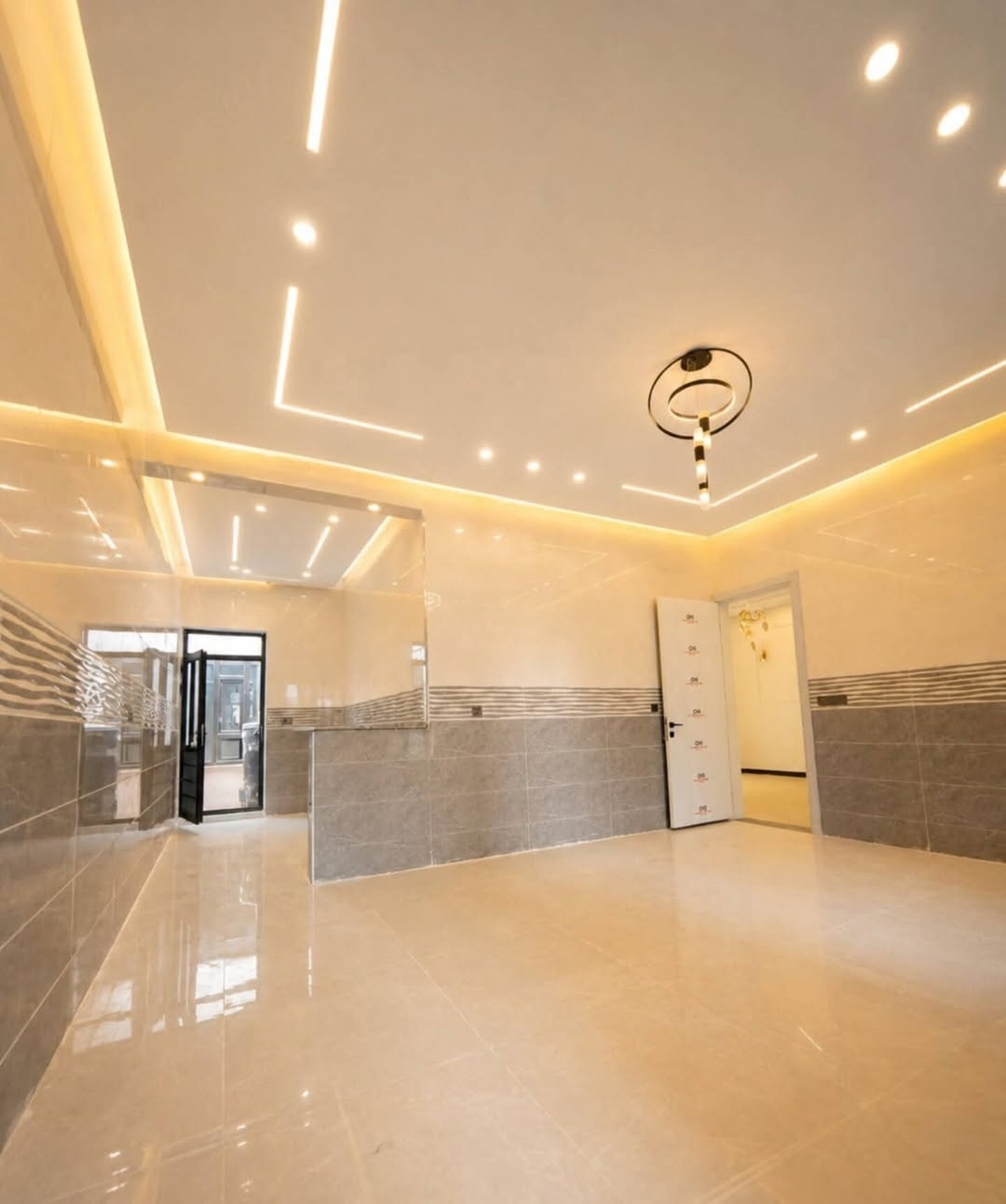 🏡 دار فخمة ملكي للبيع | تكريت – الديوم – منطقة التوحيد ✨

🔥 فرصة مميزة للسكن الراقي والاستثمار

📐 المساحة: 200 متر
📏 الواجهة: 10 متر
📏 النزال: 20 متر
🛣️ شارع الدار: 15 متر

🏠 تفاصيل الدار:
• 4 غرف نوم
• صالة
• استقبال
• مطبخ
• 3 مجموعات صحيات
• سحب مغربي ملكي
• واجهة حجر فخمة
• نظام جزامات
• نظام كاميرات دفن
• نظام إنترنت دفن
• نظام غاز دفن
• نظام دكتات
• كراج سيارة 🚗
• حديقة بيت 🌿
• بناء وتشطيب شغل فول الفول – درجة أولى ⭐

📍 الموقع مميز جداً
قريب من المدرسة، وجميع الخدمات كلها يمك.

💎 دار راقية، موقع ممتاز، وتشطيب يليق بالذوق الرفيع.

📞 للاستفسار..
اتصال *********** ☎️
🏡 مكتب الامين للعقار على شارع 60 🏡
