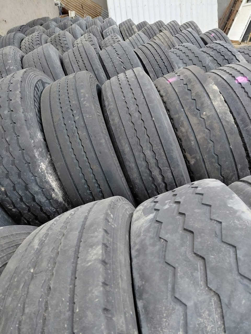 تايرات جميع الاحجام  مال حاوية متوفره 22 ونص كل شيء متوفر موجود العنوان الموصل  حي البعث يوجد توصيل لجميع محافظات العراق باله اصلي
***********
مكتب المقداديه
