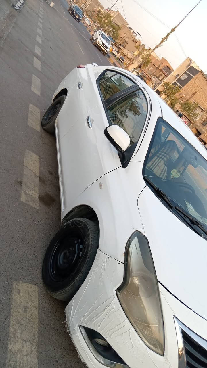 نيسان صني هندي ٢٠١٩ بغداد السيارة باسمي الغرفة لونين بيها ضربة جاملغ خلفي ومصبوغ السعر ٩٢ كير مكينة تبريد خير من الله  العنوان الشعب ***********
