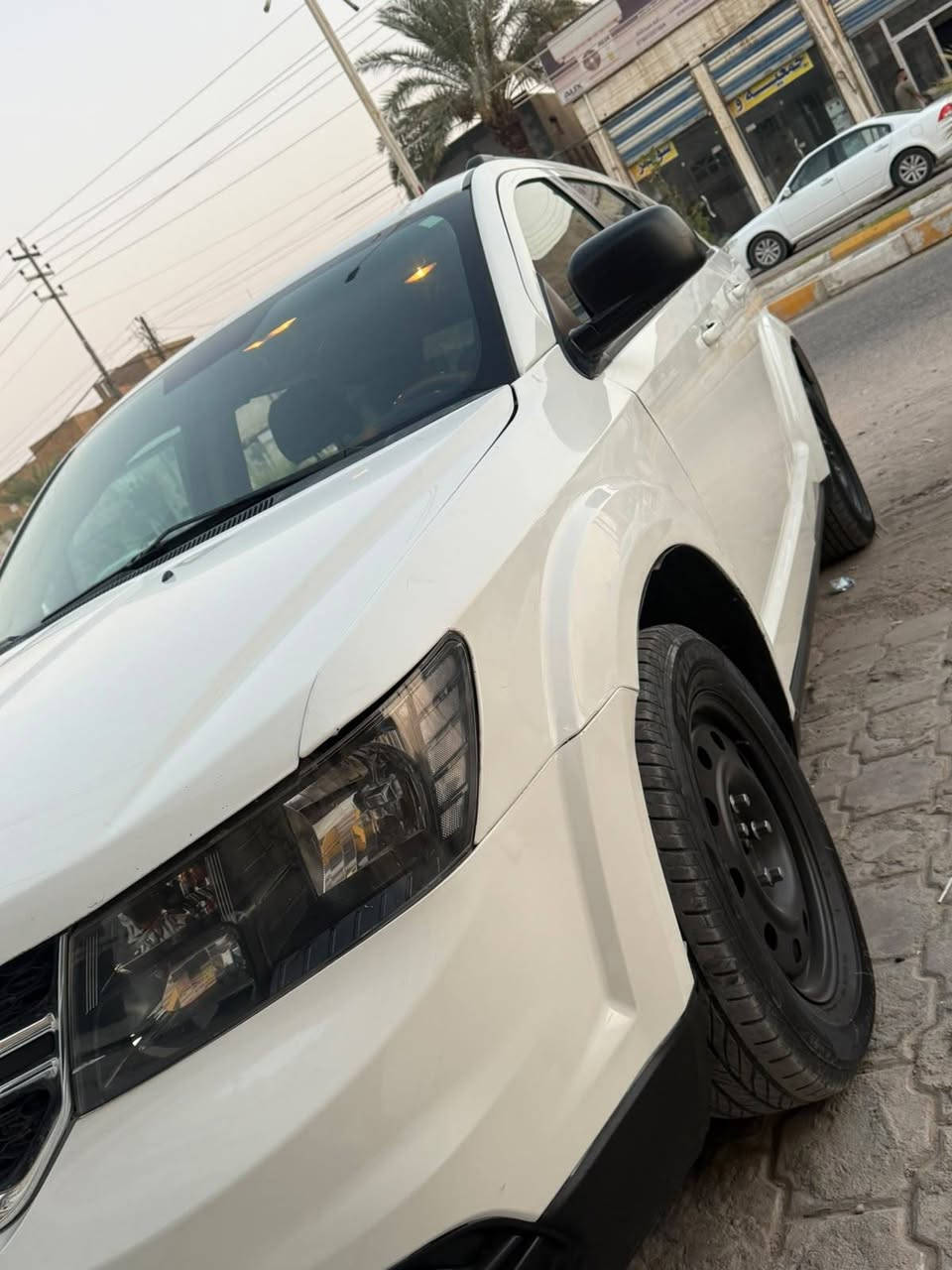جورني ٢٠١٦سياره جديده استخدام شخصي  محرك كير توني  شادهن سياره جديده بسمي سعر ١١٢ناصريه مركز *********** محرك ٤سلندر صبغ قطعتين فقط
