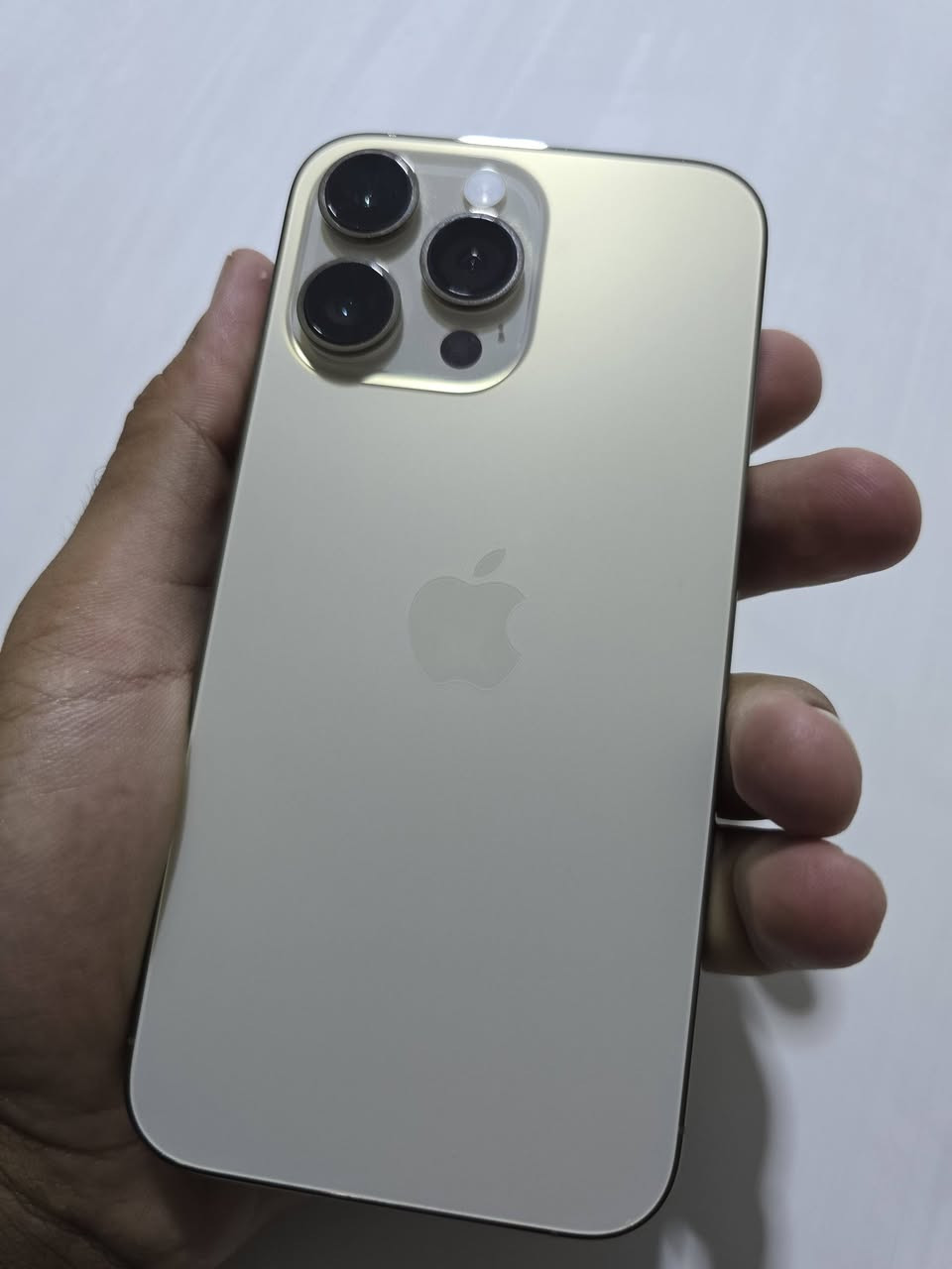 📱 آيفون 14 برو ماكس 256GB
🔋 البطارية 88%
🔄 دورات الشحن: 406
📱 نسخة الشرق الأوسط
🔒 مقفول آيكلاود
✨ نظافة الجهاز مثل المراية
🛠️ الجهاز غير مصلح ولا داخل صيانة
📦 الجهاز فقط
📍 بغداد – البياع
💰 السعر 425 ألف، قفله من الأخير.

السعر نهائي وماكو مجال للتفاوض، إذا السعر ما يناسبك لا تتعب نفسك وتراسلني.
