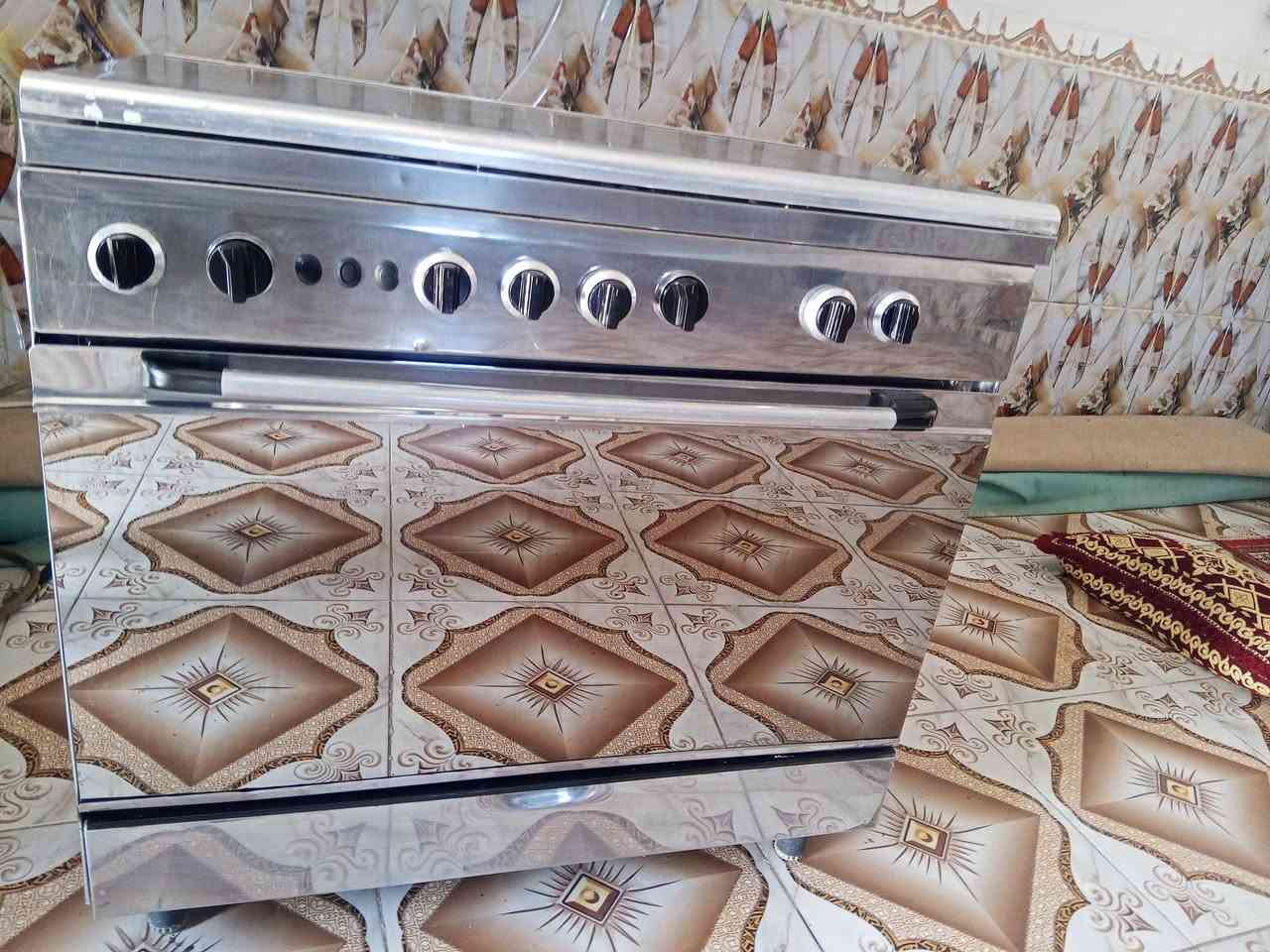 طباخ فريش مصري الباب الاول مكانه ناصريه ومقطع نار موجود الي يريده يجي واتساب ***********
