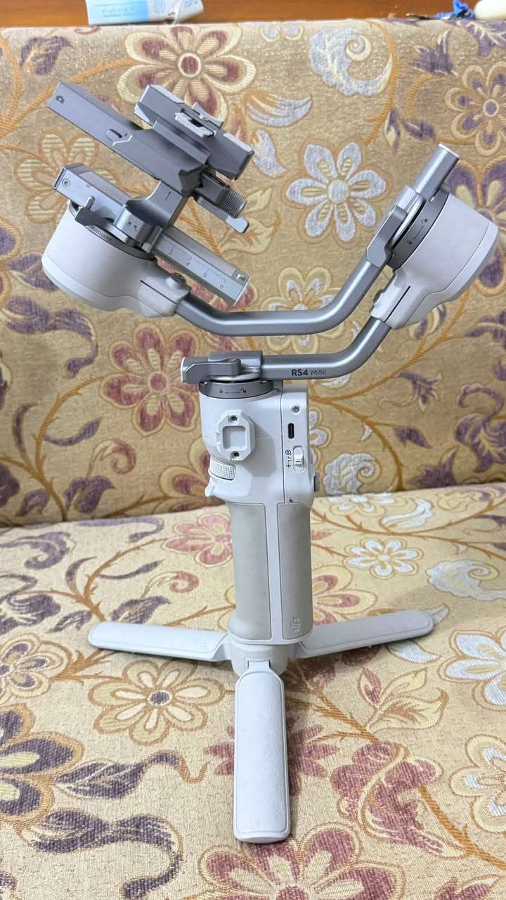 📸 للبيع | DJI RS 4 Mini + بلاطة
جيمبل DJI RS 4 Mini للبيع، وياه بلاطة، مناسب لتصوير الفيديو والمحتوى الاحترافي 🎥

✅ حالة ممتازة
✅ تثبيت سلس وثابت
✅ خفيف وسهل الاستخدام
✅ وياه البلاطة
✅ جاهز للاستخدام

💰 السعر: 375 ألف دينار

متوفر توصيل
📱 واتساب فقط: ***********

