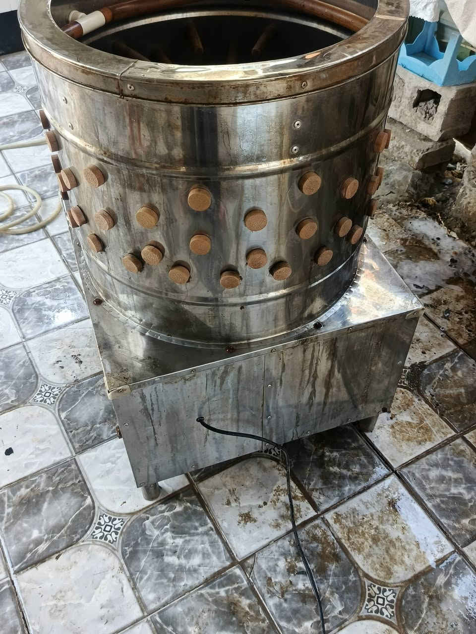 هلاسة دجاج للبيع نظيفه والله ومستخدمه قليل بس متروكه حجم كبير وبسعر مناسب
***********
