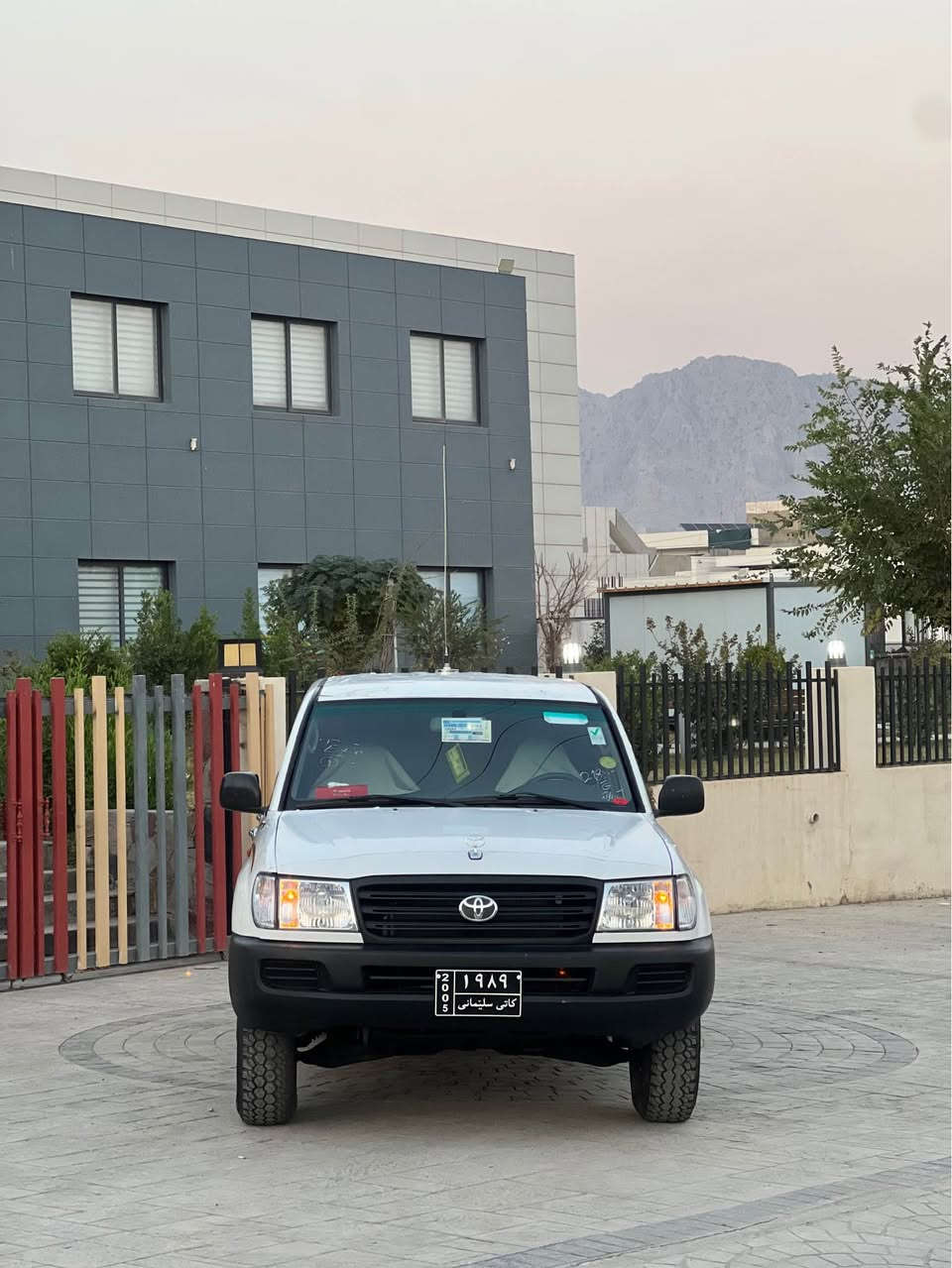 مؤنيكا • ٢٠٠٣ • جير عادي