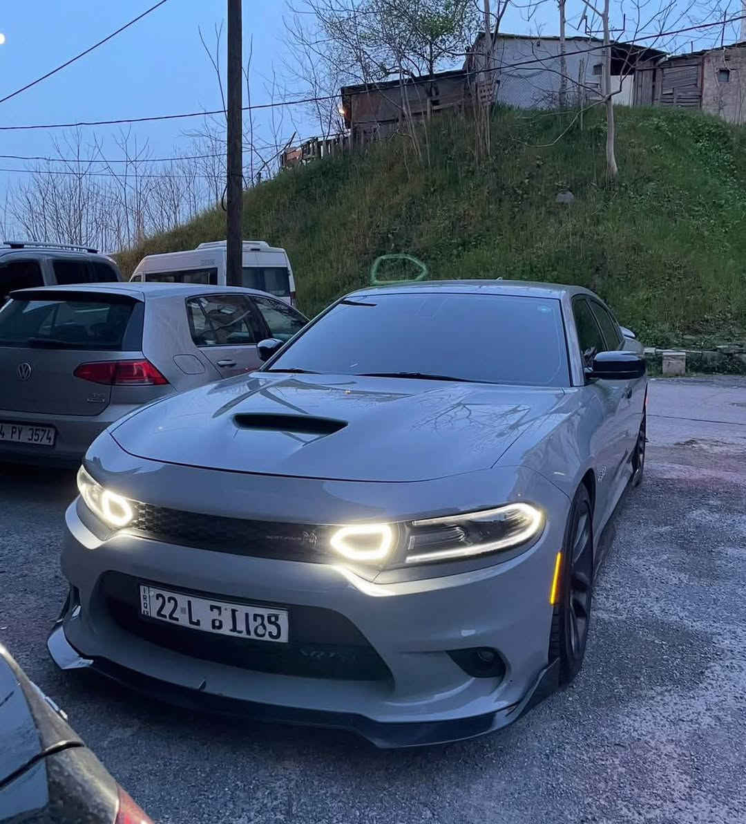 🚨 للبيع | Dodge Charger Scat Pack 6.4 🚨
✈️ موديل 2021 | لون مميز
📍 أربيل

🔹 الممشى: 44,000 ميل
🔹 المحرك: V8 — 6.4L
🔹 القوة: 485 حصان 🚀
🔹 القير والمحرك: بشرط

⭐ المواصفات:

• بصمة
• شاشة كبيرة — Full Options SRT
• شفتات ستيرن
• فجوج Brembo
• Line Lock
• Launch Control
• تشغيل عن بُعد
• كشنات تدفئة
• تدفئة مرايا جانبية
• تحكم ستيرن
• لايت زينون عالي وناصي
• درگة كاربونRPM 
• فول كماليات
وهوايه مواصفات بعد

🛠️ الضرر:

• تعديل باب أمامي يسار
• تعديل جامرلغ خلفي يسار
• الإيرباك فقط بردة طاك

💰 السعر: 32,000$

📞 للاستفسار:
***********
