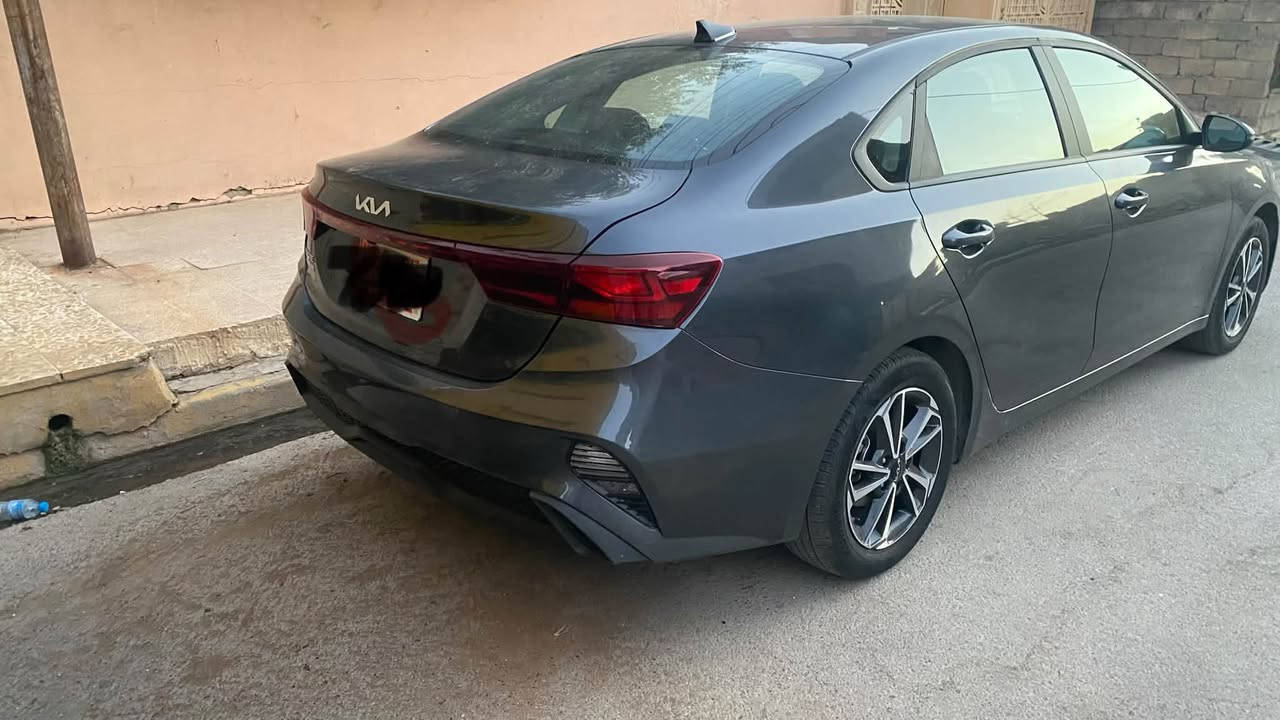 🚘🔥 KIA FORTE 2023
للبيع كيا فورتي موديل 2023، سيارة مرتبة ونظيفة جداً ماشية 24الف ميل فقط 

🔹 المواصفات:

• محرك 2.0

• قير أوتوماتيك

• شاشة وسطية

• كاميرا خلفية

• تحكم بالمقود

• مثبت سرعة

• دخول وتشغيل ذكي

• تكييف

• حساسات ومواصفات أمان

• داخلية مرتبة ومريحة

🔸 ملاحظة:

سويج  بيها ضرر بسيط جداً، شبر تقريباً يم غطاء البنزين، والضرر واضح ومبين بالفحص.

📌 السيارة جاهزة للفحص والمعاينة

السعر 155 مكاني الموصل

رقم الهاتف ***********/***********
