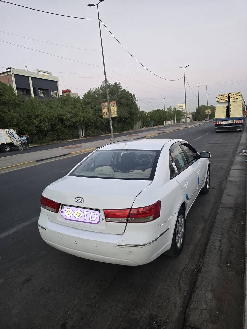 للبيع او المراوس بسياره عاليه وانطي فرق
سوناتا 2010 خليجي لون ابيض محرك 2400 
بيها قطعتين صبغ فقط الصندوق والجاملغ الخلفي 
باقي السياره كفاله كلشي شغال بيها السياره وما ناقصها برغي 
رقمها دهوك انكليزي تحويل مباشر 
مكاني بغداد 
للاستفسار *********** اتصال او واتساب
السعر 110
