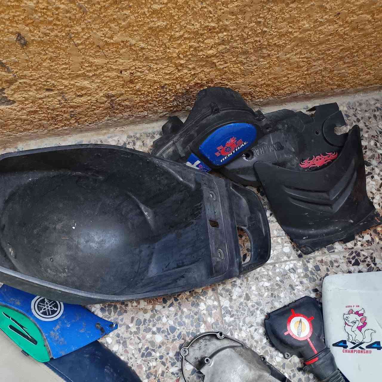 سلام عليكم ماكس عدله شغاله ومحركه ناعم يخبل لاتنقيص كوم حديد هيه وغراضه تجي تحمل وتاخذ يرادله باتري ودكمه مال سلف صالنصه FM ويلات اثنين مكاني جسر ديالى القديم رقمي ***********
