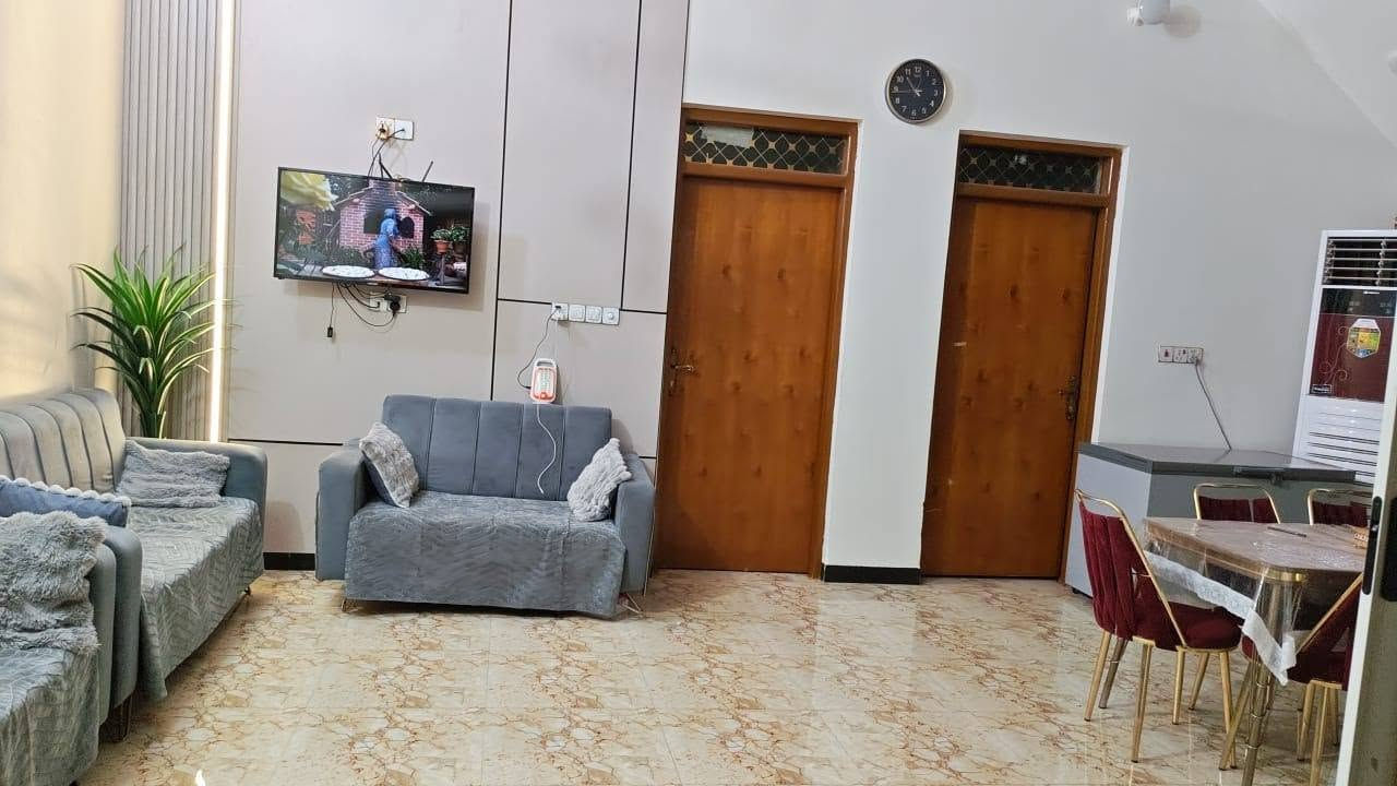 بيت طابقين • ١٣٠م • شارع الاطباء