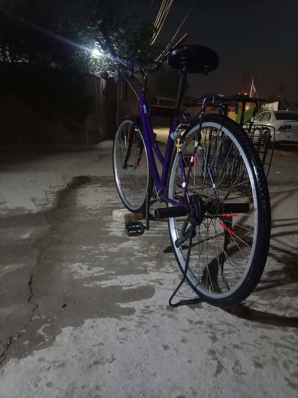 سلام عليكم بايسكل للبيع مديل 14 حجم 26 بايسكل نضيف سعر البايسكل 65 وبي مجال بسيط رقمي ***********مكاني كربلاء طويريج
