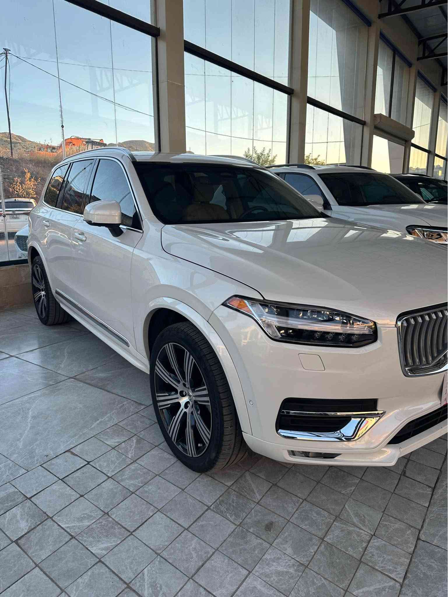 Volvo xc90 B5 2024
فوفو ٢٠٢٤ فول مواصفات بي صبغة رقم كاتي ٢٦ هزار مايلا ريفه جوي سيارة كامل شرته كير مكينه رقمكرن كامل
سعر :٣٦٥ ورقة و مجال 
رقم : ***********
عربي

Volvo XC90 B5 2024
فولفو 2024 فول مواصفات بدون صبغ، رقم مؤقت، ماشية 26 ألف ميل. السيارة كاملة بشرط: قير، محرك، وتتسجل رقم كامل بشرط.
السعر: 365 ورقة (36,500$) وفيها مجال
رقم الهاتف: *********** دهوك, العراق

