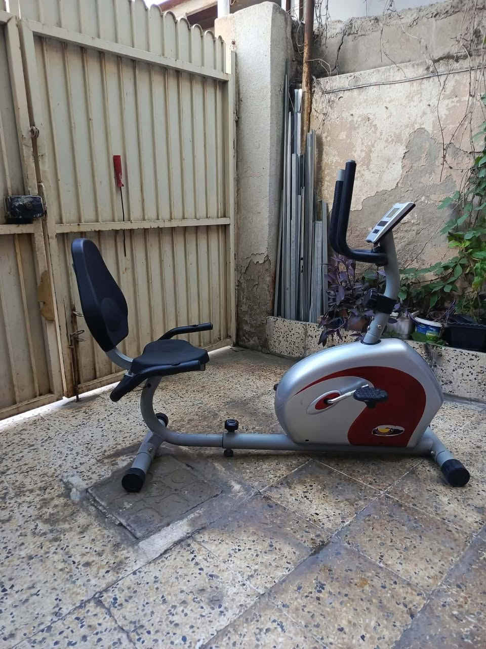 جهاز دولفين • ماكنة خياطه • قابل للتفاوض