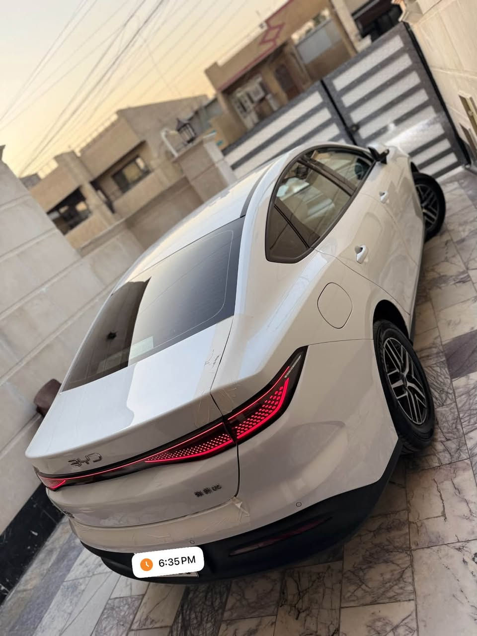 السلام وعليكم
للبيع BYD SEL5 
هايبرد 2025
رقم سليمانية
ماشية 18000km

المواصفات:-
بصمه 
بصمة الواب وصندوق
تشغيل عن بعد
كارت تشغيل
كشنات جلد 
تحكم استيرن 
للايت ليد وزنون عدسة
شاشة 
بلوتوث 
منافذ امامي خلفي تايبسي
درايف مود انضمة قيادة
اشاير مري
بكلايت ليد 
حساسات خلفي
ويل كب كروم 
عدة كاملة
شاحن اصلي

السيارة مكفولة كفالة عامة
بدون صبغ بدون بارد وصبغ
رقم سليمانية تحويل ثاني يوم
اي استفسار تعال خاص او اتصل
***********
عنوان بغداد حي الخضراء
