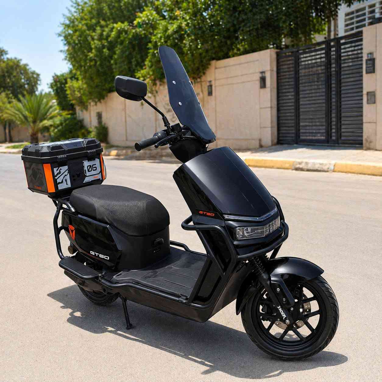 دراجه شحن ياديا GT60 الدراجه بحاله الشركه ماشيه 1211 كيلو مشموله بالضمان
ضمان لحد 20 الف كيلو 
ملف 1500
القدره القصوى 2500واط
بطاريه گرايفن
حجم البطاريه 25 امبير / 75 ڤولت
6 بطاريات 
الويل الامامي 12 انج الخلفي 10
سرعتها 64 كيلو متر حقيقي 
الشحنه الوحده تمشيك من 65 إلى 75 كم
السعر مليون و بيه مجال 
للتواصل :***********
