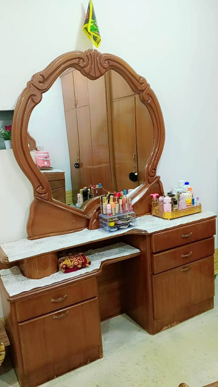 سلام عليكم اخوان غرفة خشب عراقي ثقيل نظيفه سعرها ٦٠٠ الف بيها مجال
مكلف بالنشر اتصل بصاحبها
*********** بي واتساب
