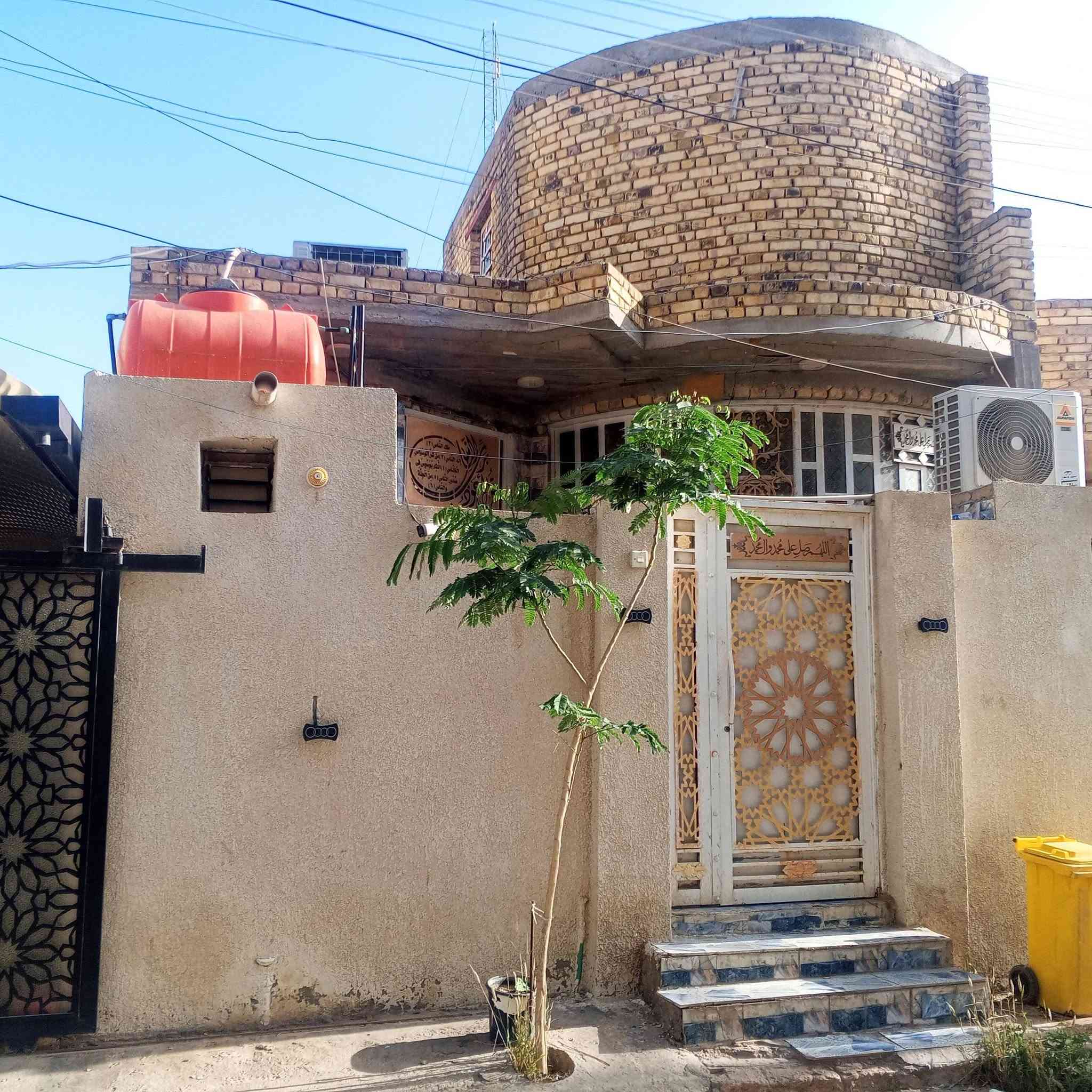 بيت طابو وبي مشتمل وموقع جيد شارع الجامعة يم مستشفى علي الزهيري الجديد بالفرع قريب على الشارع مساحته ٣١٠ لاستفسار الاتصال على الرقم
بيت طابو وبي مشتمل وموقع جيد شارع الجامعة يم مستشفى علي الزهيري الجديد بالفرع قريب على الشارع مساحة البيت ٣١٠ للاستفسار الاتصال على الرقم
***********
المشتمل مؤجر ب٢٥٠

