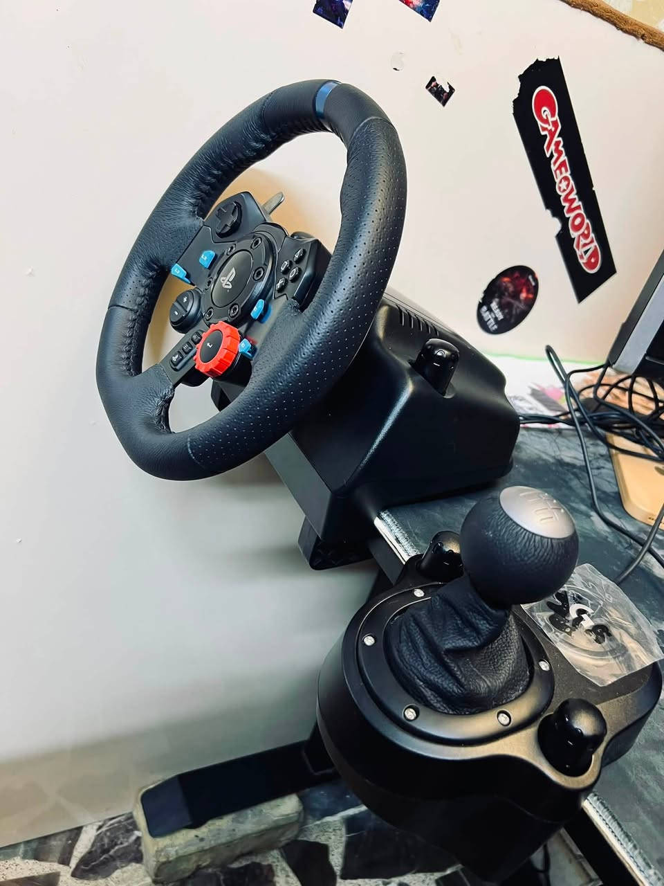 دركسون Logitech G29
سلام عليكم دركسون لوجتك مثل ما موضح بالصور نظيف جداً استعمال قليل جداً كامل ملحقات وياه حتى الكارتون سعره 400 الف وبي مجال مكاني الكوت 

واتس:  ***********
