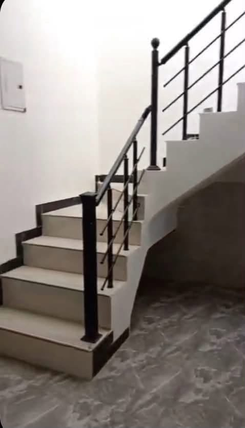 دار للإيجار مساحه 100متر طابق اونص 2غرف نوم 🛌 +ستقبال+مطبغ+صاله+صحيات📍العنوان بغداد الدوره مدخل البوعيثه مجمع السلطان الاول الاستفسار ***********

