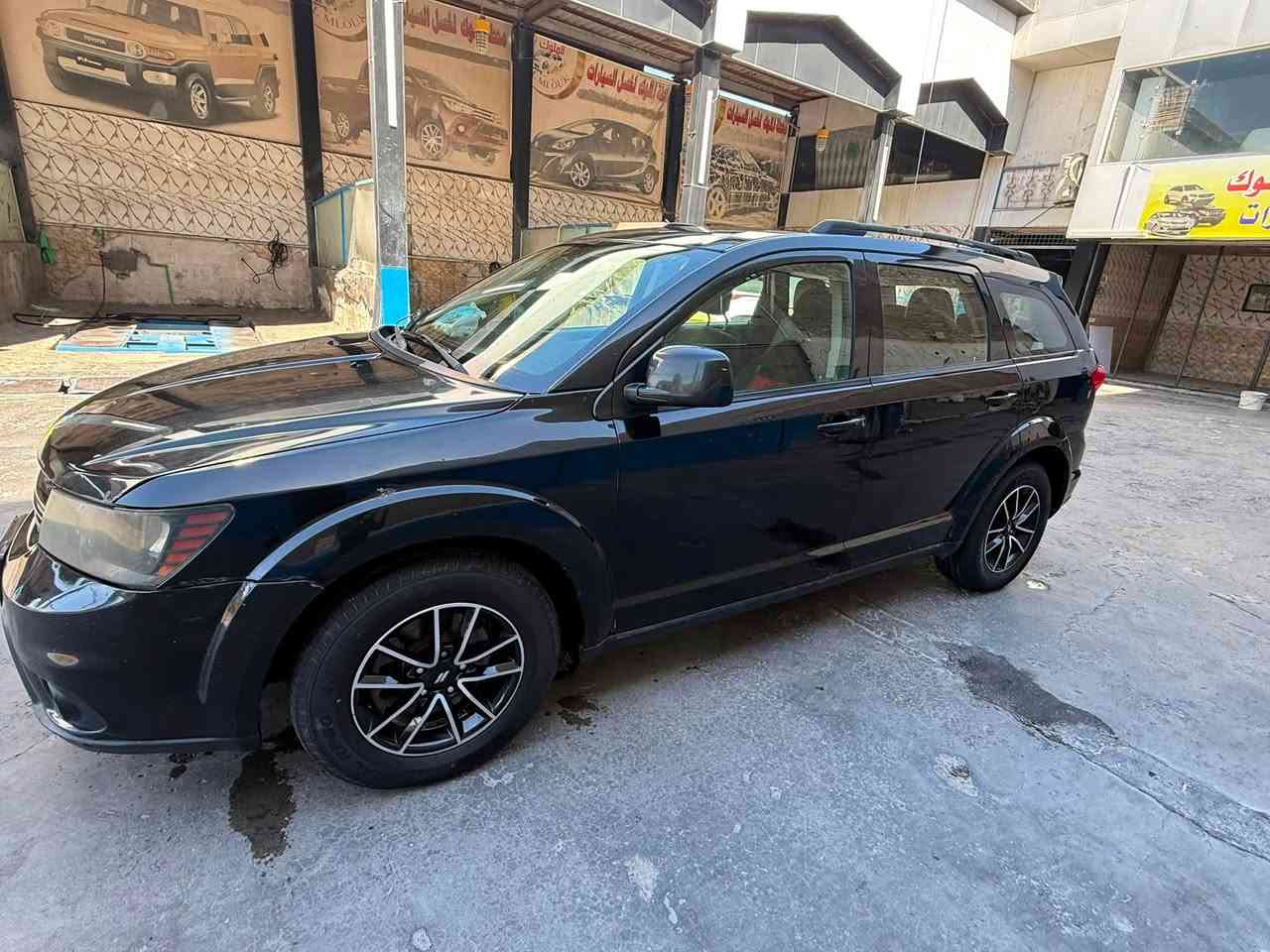 Dodge Journey 

موديل 2018 محرك 3,6 
السياره فئه GT 
٣ قطع تبريد سبعه راكب

السيارة ماشيه 300000 كيلو

بيها قطعتين و رصعه خفيفه و رصعه اثر تحميل بل قماره
بيع او مراوس حسب القناعه 
السعر 135$ وبيها مجال بسيط
مكان بغداد 

سنوية بسمي شرط تحويل و وكالة اي غرامه ينزل من السعر

***********
