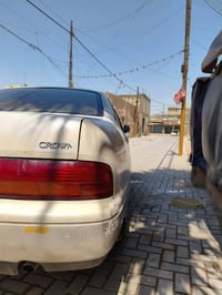 سلام وعليكم بطه موديل 92 رقم نجف بسمي سنويه جديده سياره مكينه 2500 لات...
