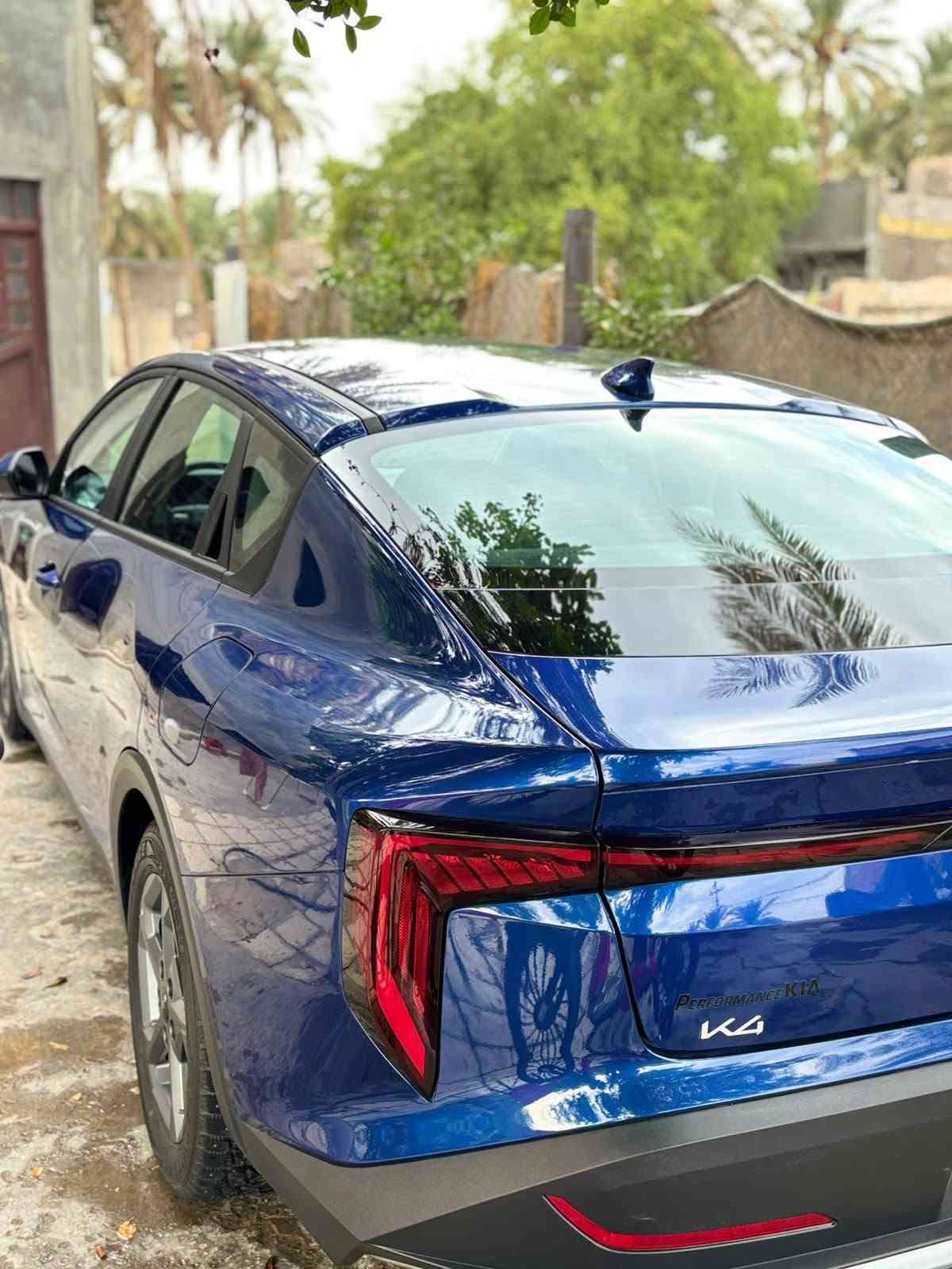 كيا k4 موديل 2025 فول مواصفات 
بصمه تشغيل وابواب وتشغيل عن بعد 
مستشعر عند بعد 
درايف مود 
اوتو هولد 
هند بريك بصمه  
ابل كار بلي اندرويد 
تحكم جهتين 
كامره خلفية 
رادارات 360    
قيادة ذاتيه 
تحديد مسار  السياره ماشيه ١٦ ميل 
حادث السياره بنيد صور الحادث بدون جكه 
السعر ١٦٥  وبيها مجال ***********
