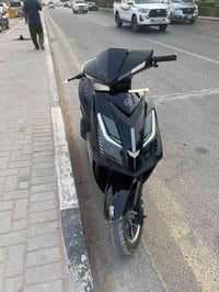 ٦ بطاريات ٣٢أمبير • ٢٠٠٠ واط • بصمه