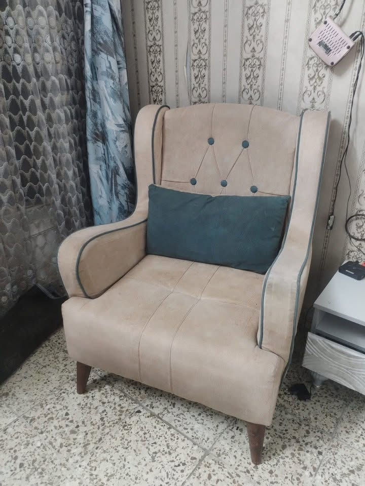 تخم قنفات نظيف جدا السعر 250 ت ***********
