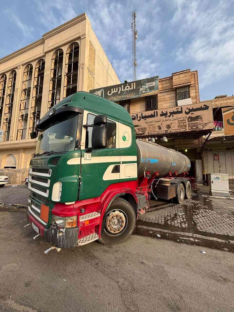 السلام عليكم
سكانيه مديل 2007حم R240 كير عادي 3x3
مزوج بلادي رقم أربيل جديد سياره جاهزه للشغل 
ملاحضه السياره صبغ شركات تانكي 22طن ستيل تنباع كامله أو شاصي مكاني بصره 
***********
***********
