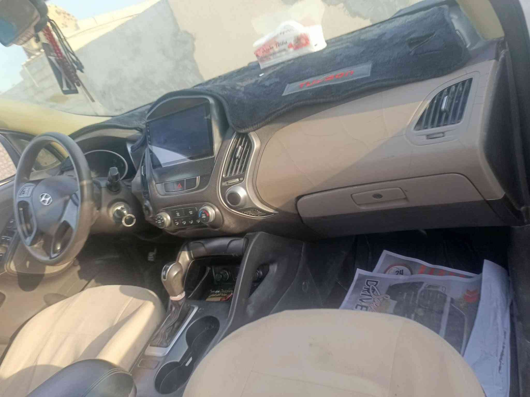 للبيع توكسان خليجي موديل 15 رقم بغداد انكليزي بسمي 
سياره جاهزة مكينه كير حداديه تخم تاير جدد تبريد ثلج 
بيه رشات صبغ بسيطه بدون حادث
  السعر. 97. أو بيه مجال 
للاستفسار ***********. مكان نجف طريق كربلاء نجف عمود 240. غير متواجد نت
